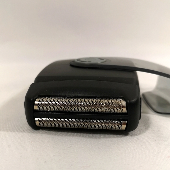 Remington Men's Dual Foil Shaving, Convenient for Travel, New in Open Box, Black - Picture 7 of 7
